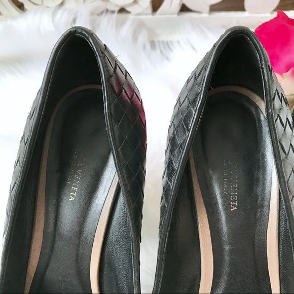 Bottega Veneta Round Toe Leather Pump Heels - Picture 5 of 8